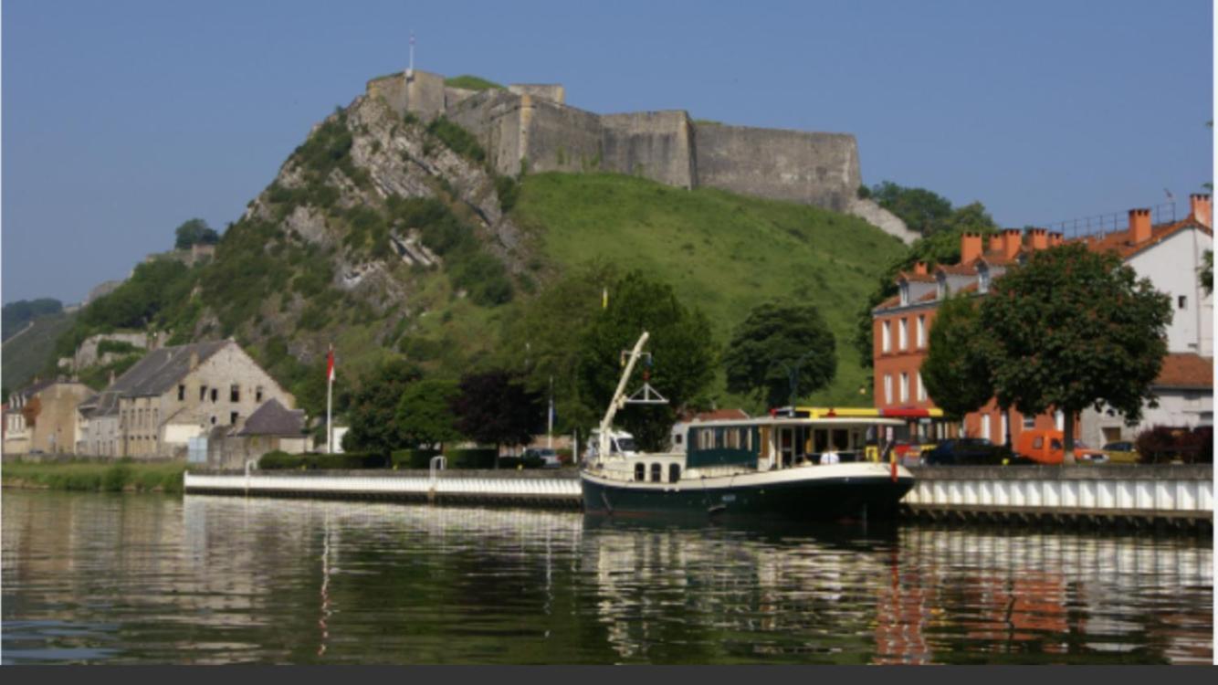 Le Repos De La Meuse Lejlighed Givet Eksteriør billede